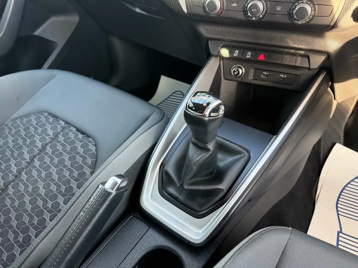 2019-audi-a1-10-30-tfsi-sport-big-25