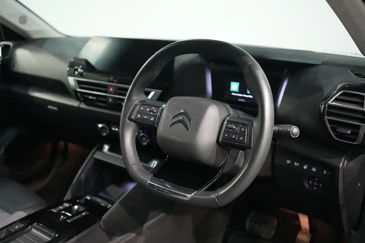 2022-citroen-c4-e-shine-big-45