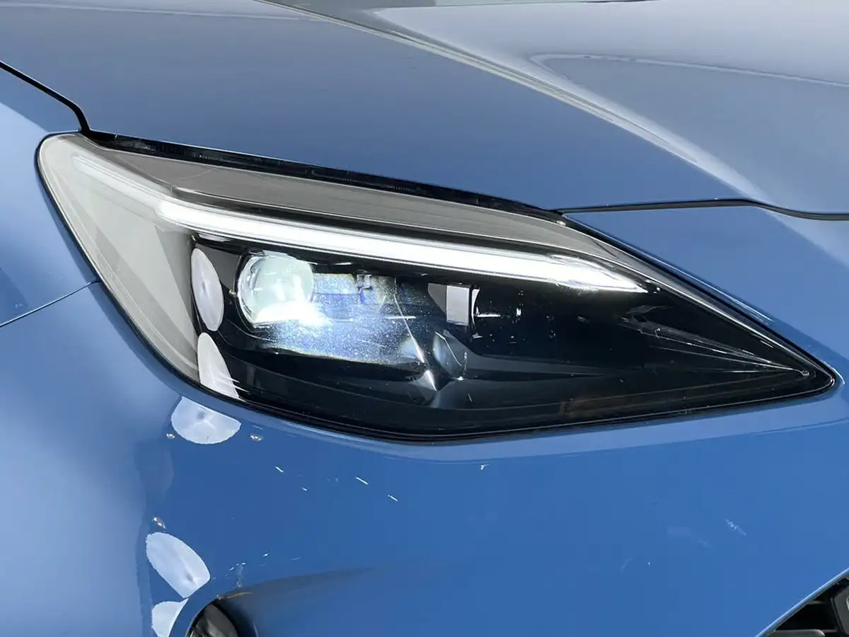 2022-toyota-yaris-15-vvt-i-design-panoramic-roof-big-8