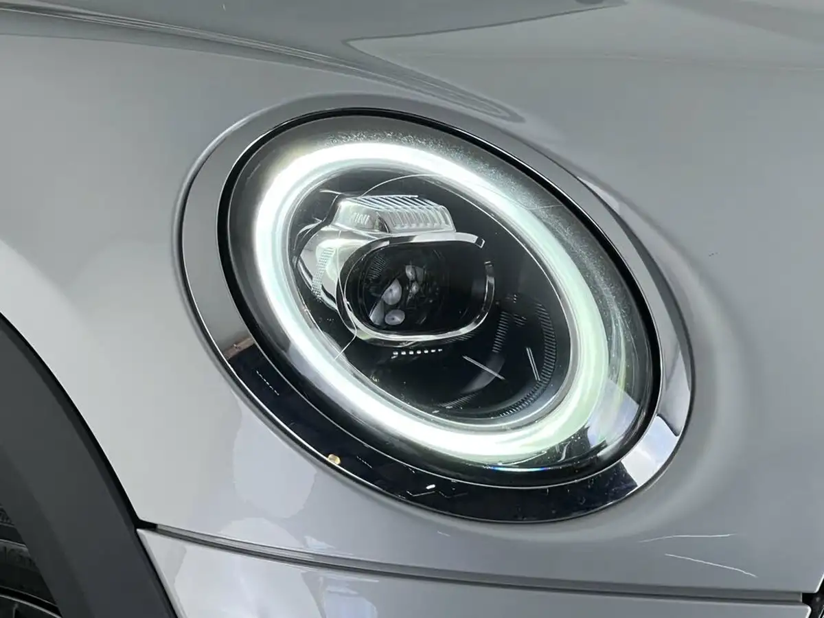 2020-mini-cooper-15-cooper-classic-nav-hatchback-3d-big-7