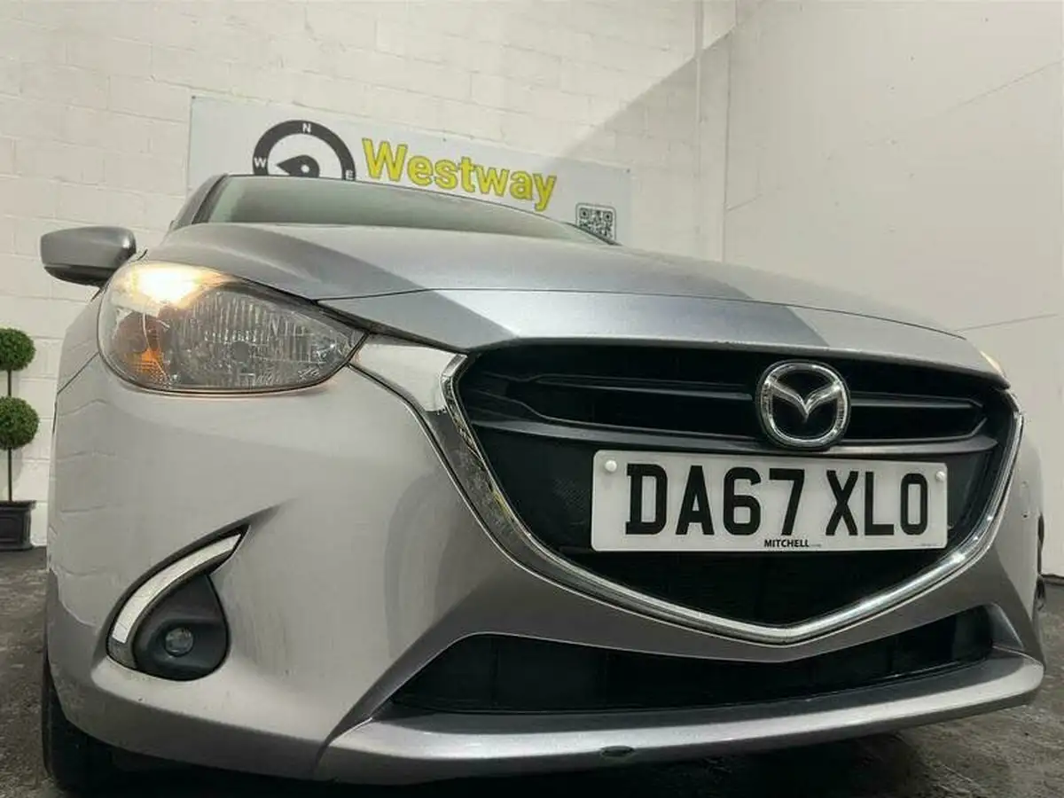 2017-mazda-mazda2-15-se-l-nav-auto-big-11