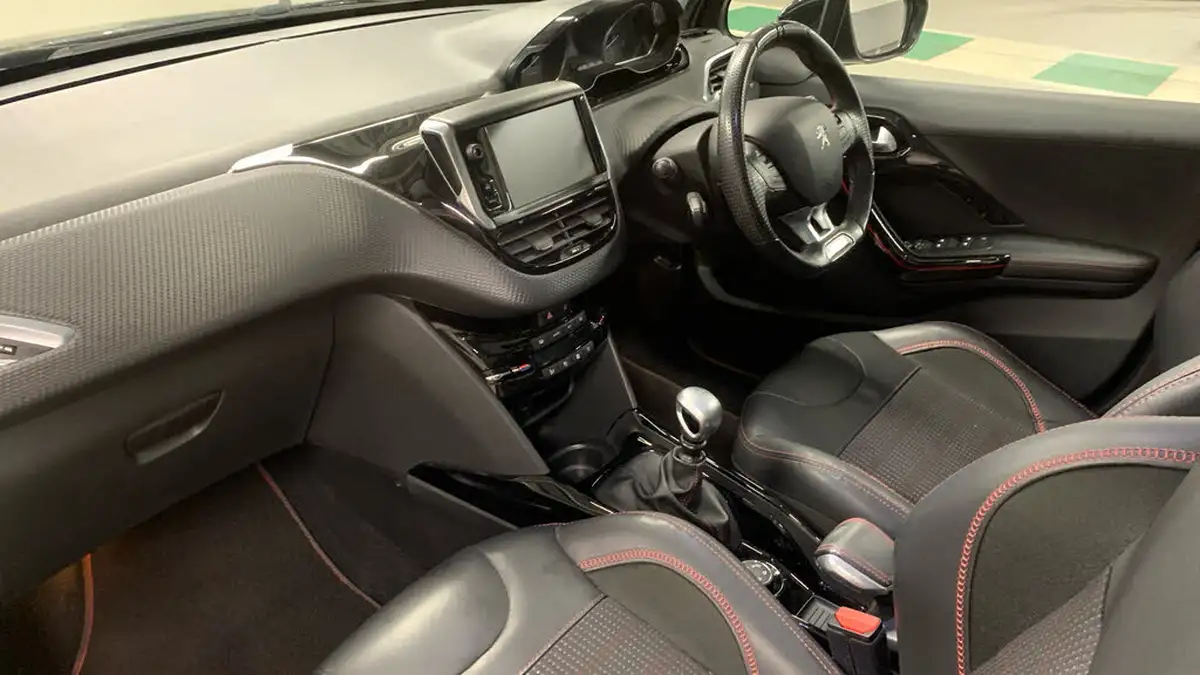2017-peugeot-2008-suv-12-puretech-gt-line-130bhp-big-11