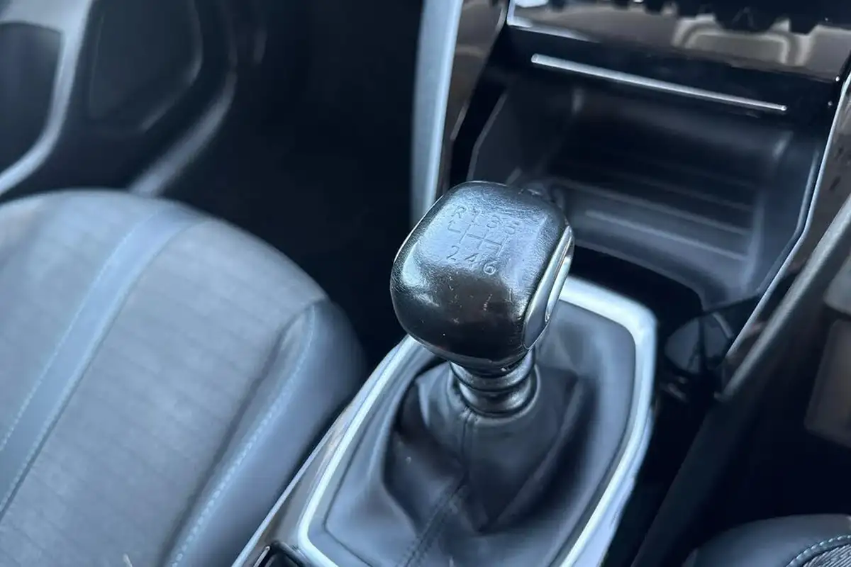 2020-peugeot-208-12-puretech-allure-premium-100bhp-big-53