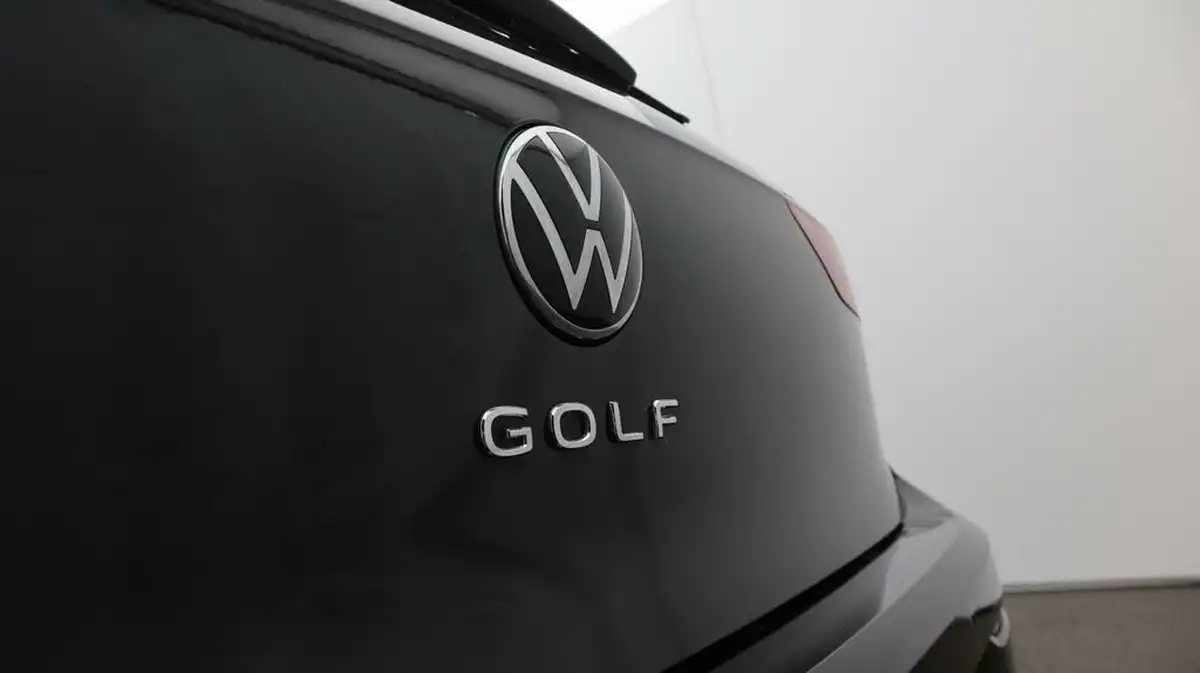 2021-volkswagen-golf-15-tsi-r-line-150ps-hatchback-big-23