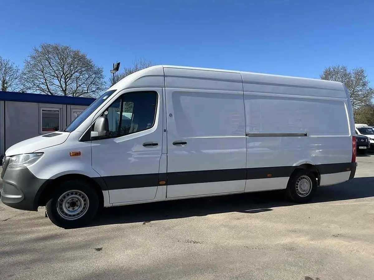 2018-mercedes-benz-sprinter-21cdi-311-l2h1-panel-van-rwd-eco-gear-360-big-6