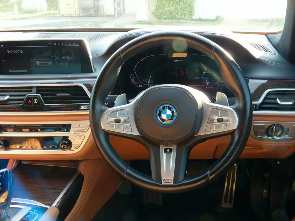 2021-bmw-7-series-30-745e-m-sport-big-32
