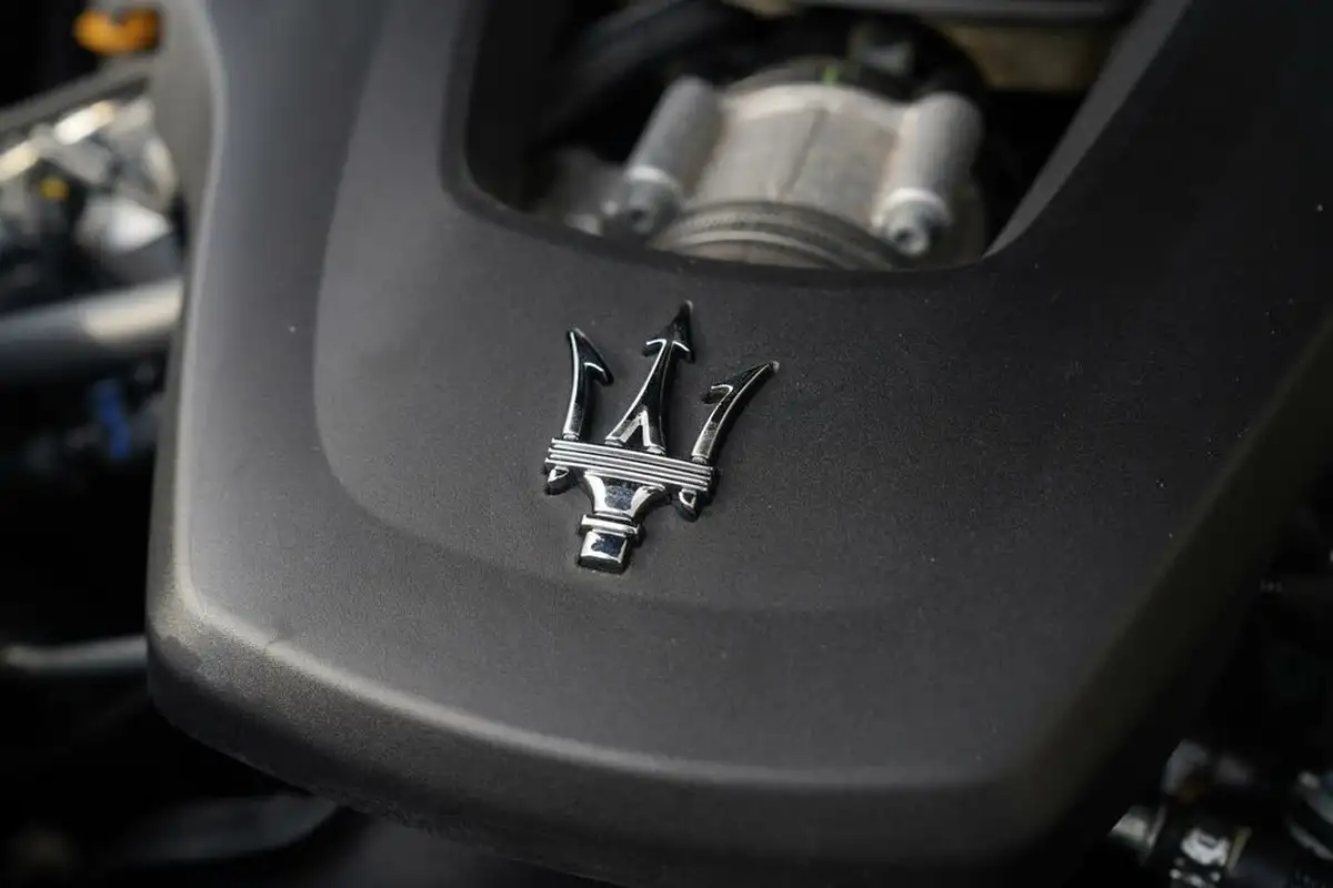 2021-maserati-levante-30-gransport-big-10