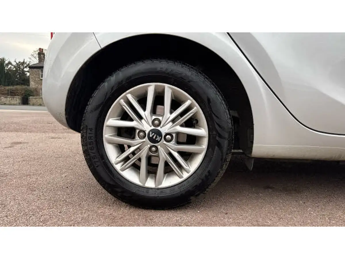 2021-kia-picanto-10-2-big-6