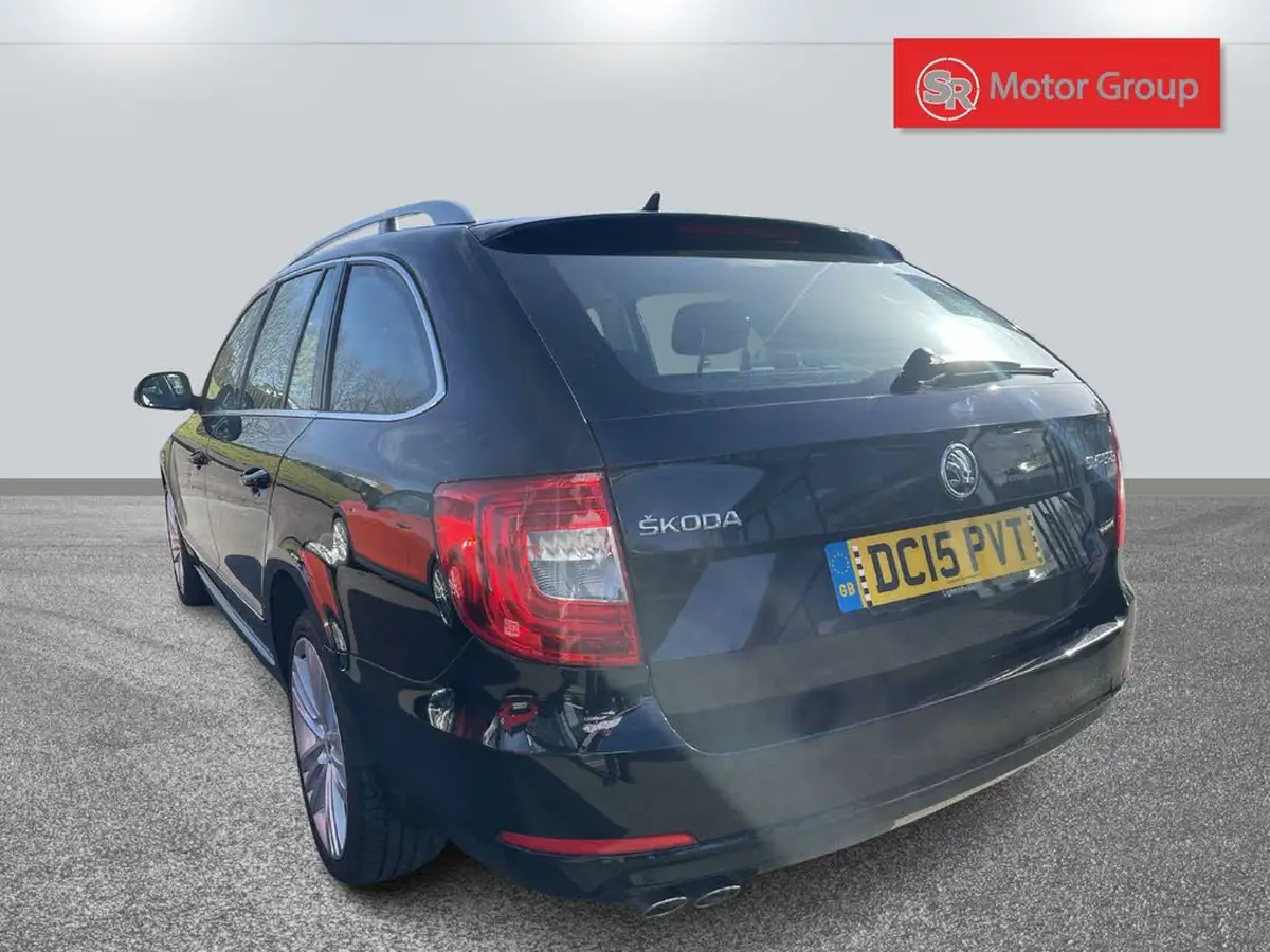 2015-skoda-superb-20tdi-elegance-170ps-estate-big-4