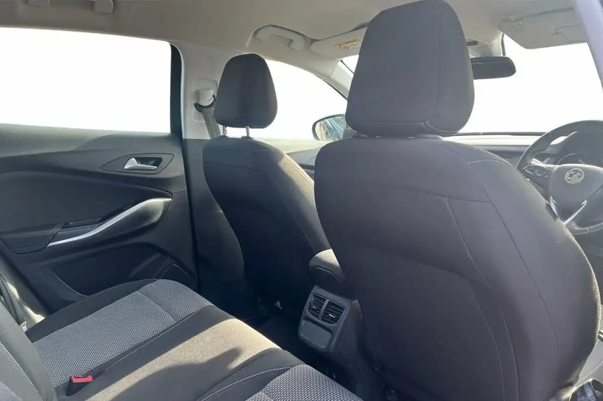 2020-vauxhall-grandland-x-12-se-big-9