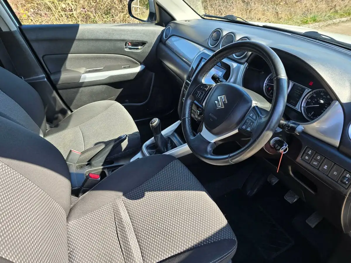 2017-suzuki-vitara-16-sz-t-allgrip-big-3