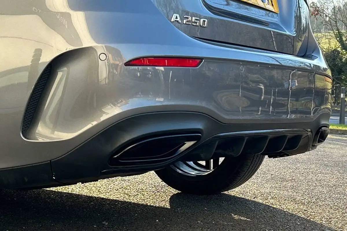 2022-mercedes-benz-a-class-20-a250-amg-line-premium-plus-edition-hatchback-5d-big-29
