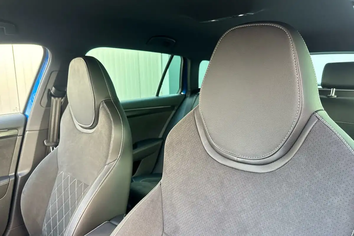 2023-skoda-superb-20tdi-sportline-plus-200ps-estate-big-18