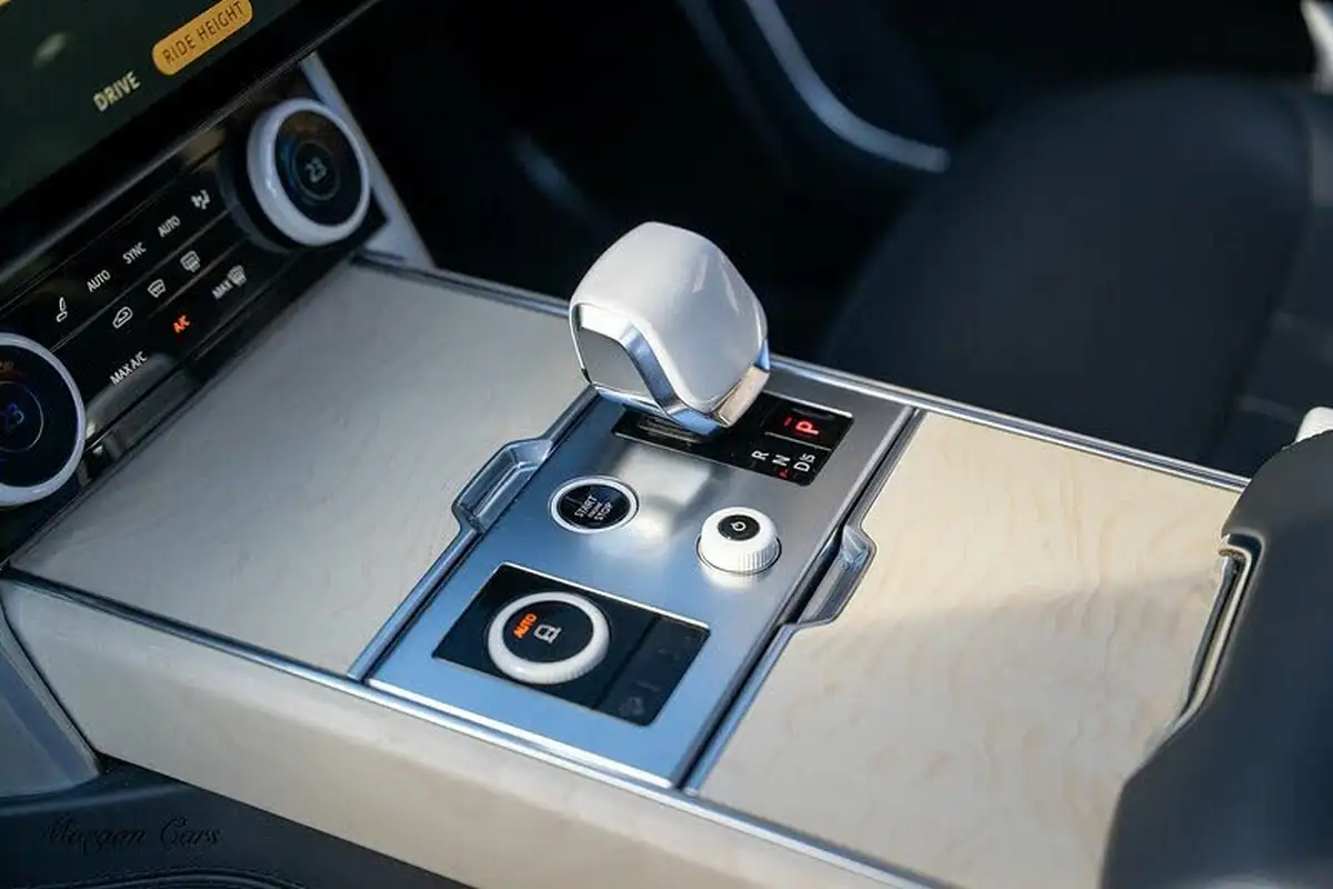 2022-land-rover-range-rover-44-p530-sv-big-47