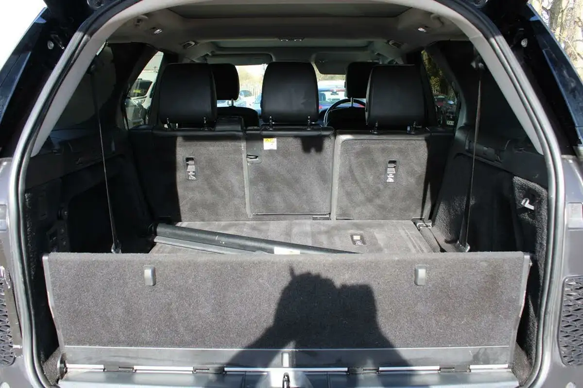 2018-land-rover-discovery-30-sd-v6-hse-30-sd-v6-306ps-station-wagon-5d-auto-big-17