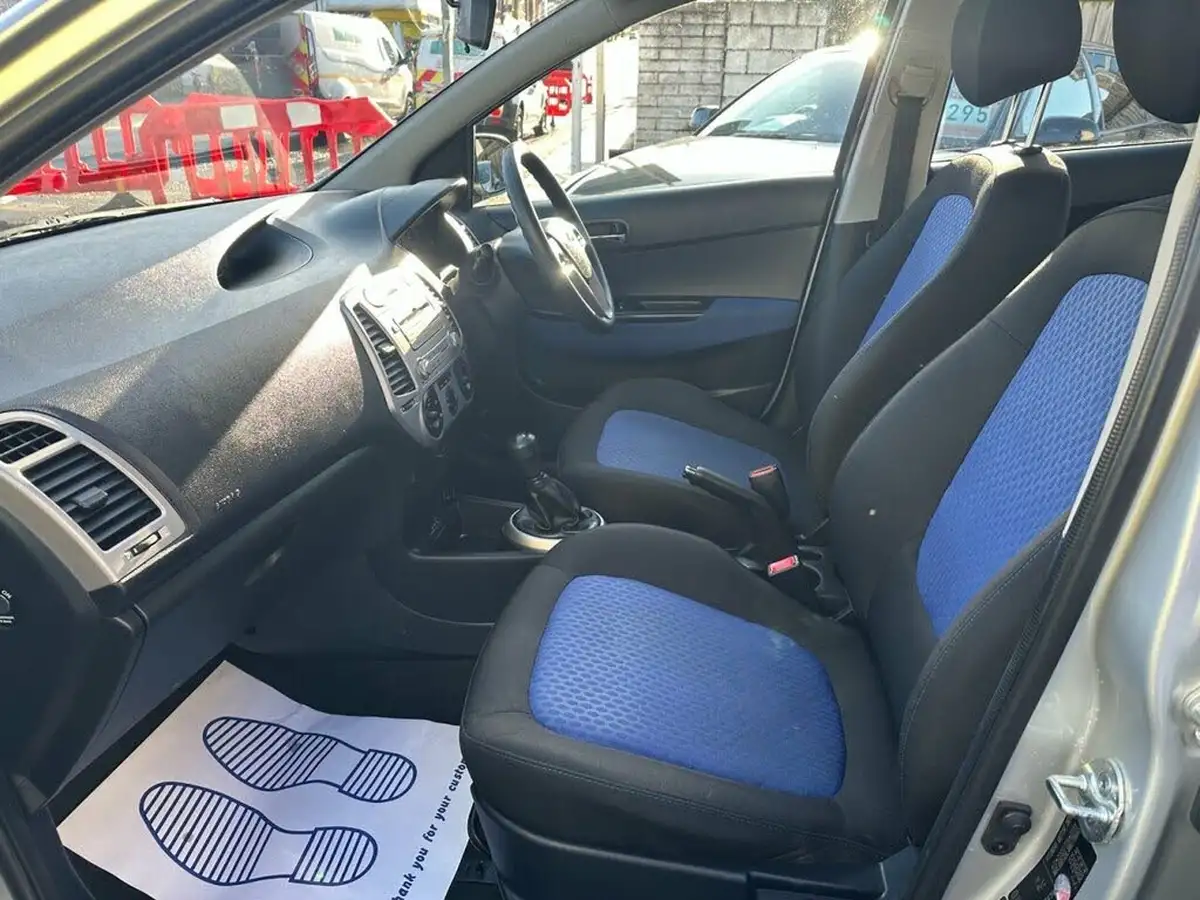 2009-hyundai-i20-12-comfort-5d-big-16