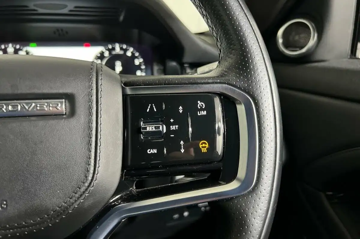 2022-land-rover-range-rover-evoque-15-p300e-r-dynamic-hse-big-26