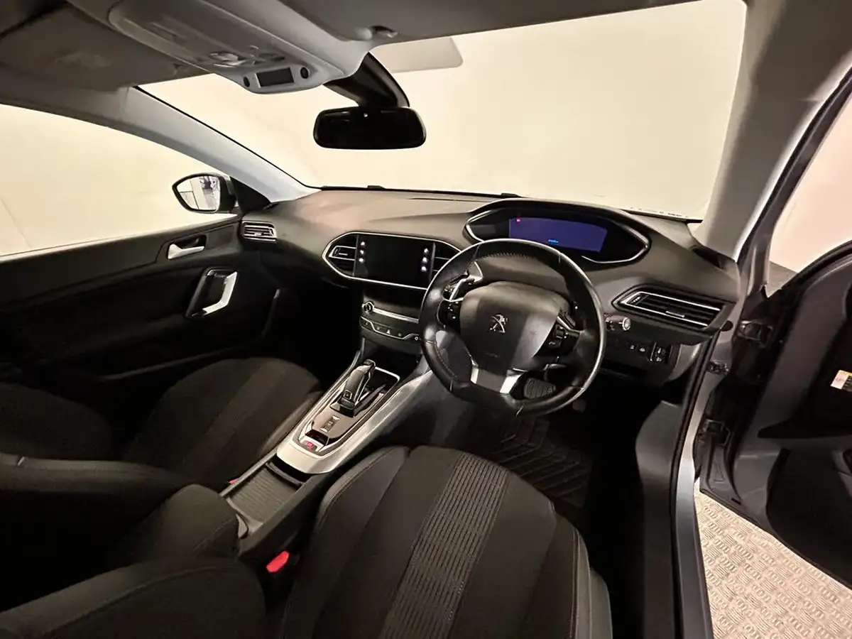 2020-peugeot-308-15-bluehdi-allure-digital-i-cockpit-eat8-big-14