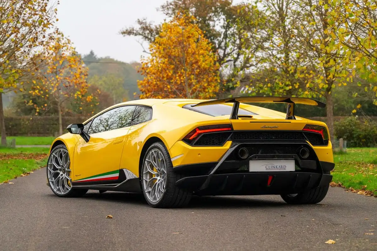 2018-lamborghini-huracan-52-performante-coupe-big-1