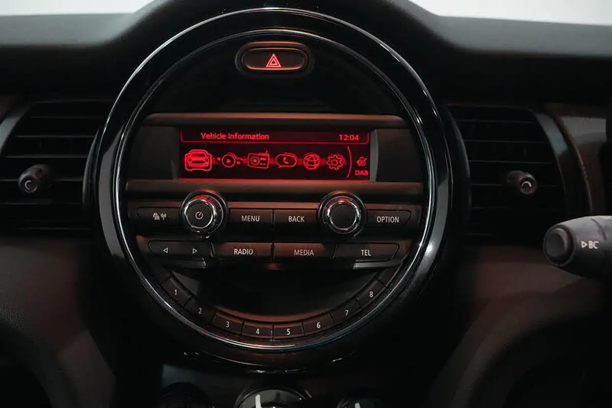 2016-mini-cooper-15-cooper-ss-hatchback-5d-big-29