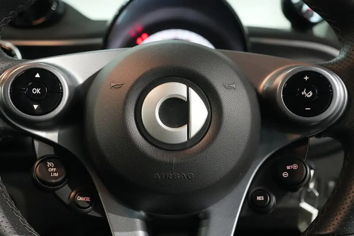 2020-smart-fortwo-eq-pulse-premium-coupe-big-30