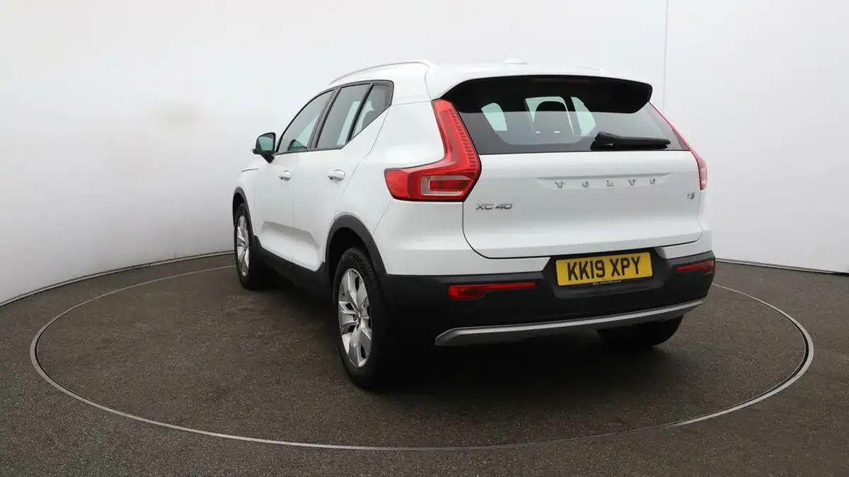 2019-volvo-xc40-15-t3-momentum-163bhp-big-52