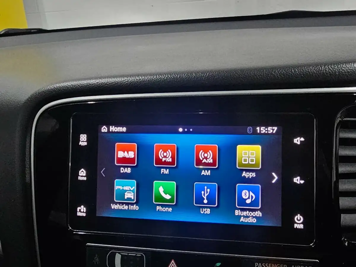 2018-mitsubishi-outlander-24-5h-phev-big-15