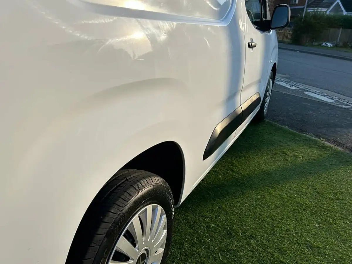 2020-citroen-berlingo-15bluehdi-1000-enterprise-100pseu6dt-e-panel-big-20