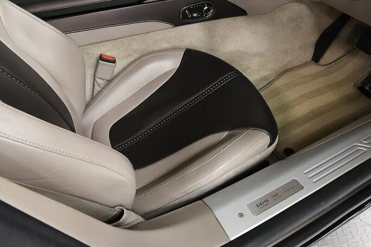 2017-aston-martin-db11-52-v12-launch-edition-big-10