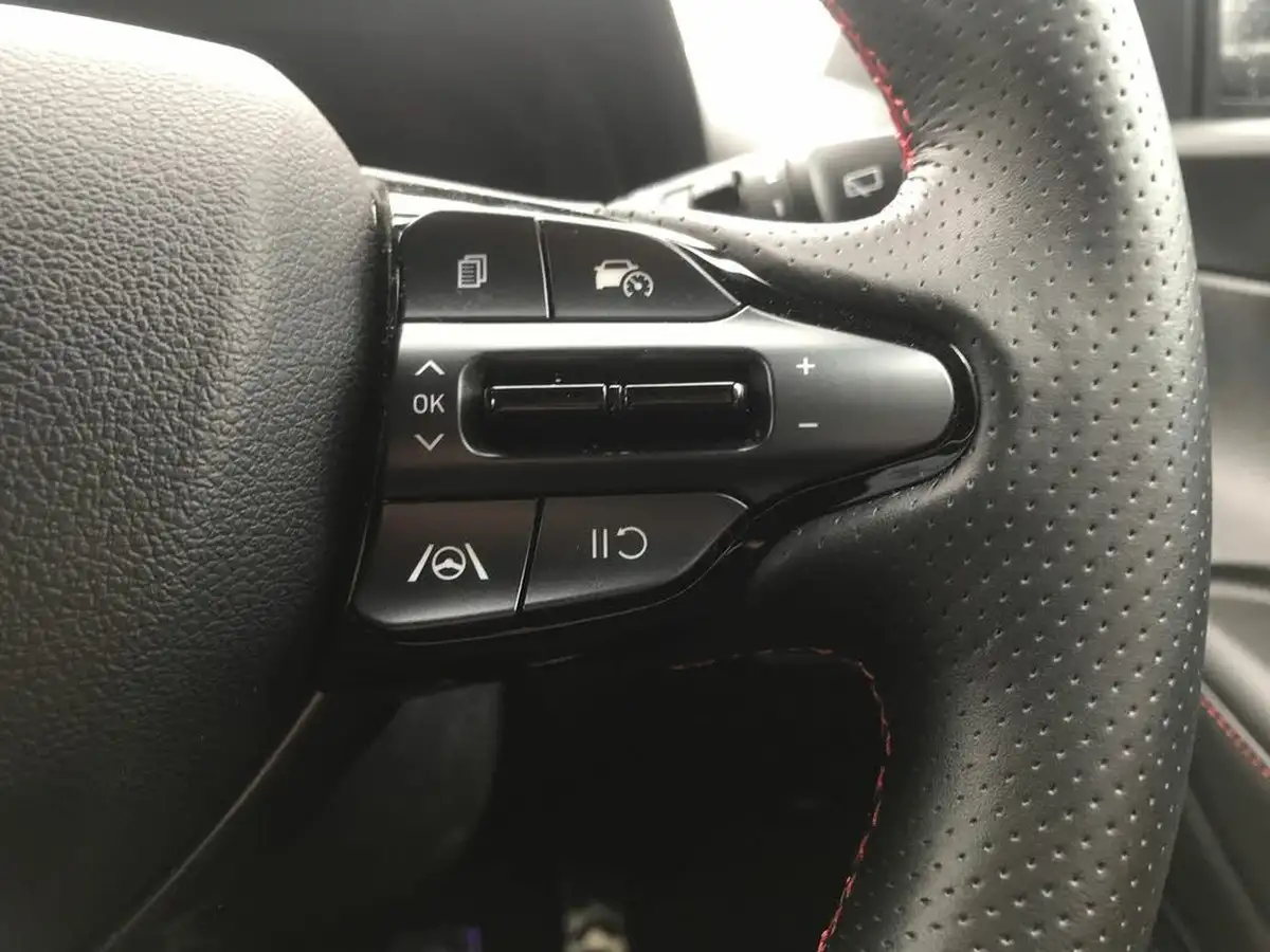 2025-hyundai-i20-10-t-gdi-n-line-s-big-16