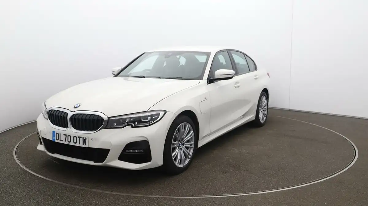 2020-bmw-3-series-20-330e-m-sport-saloon-4d-big-35