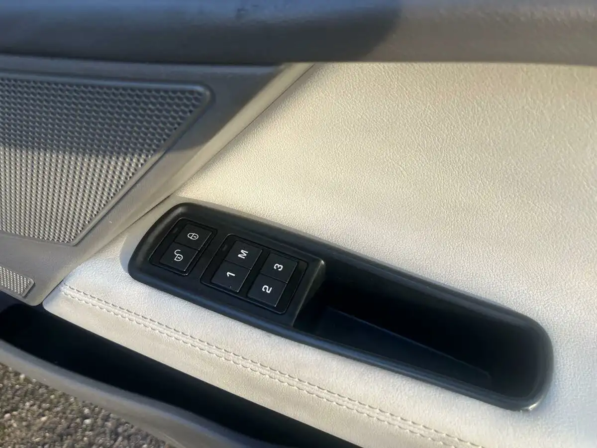 2015-jaguar-xe-20td-portfolio-180ps-auto-big-22