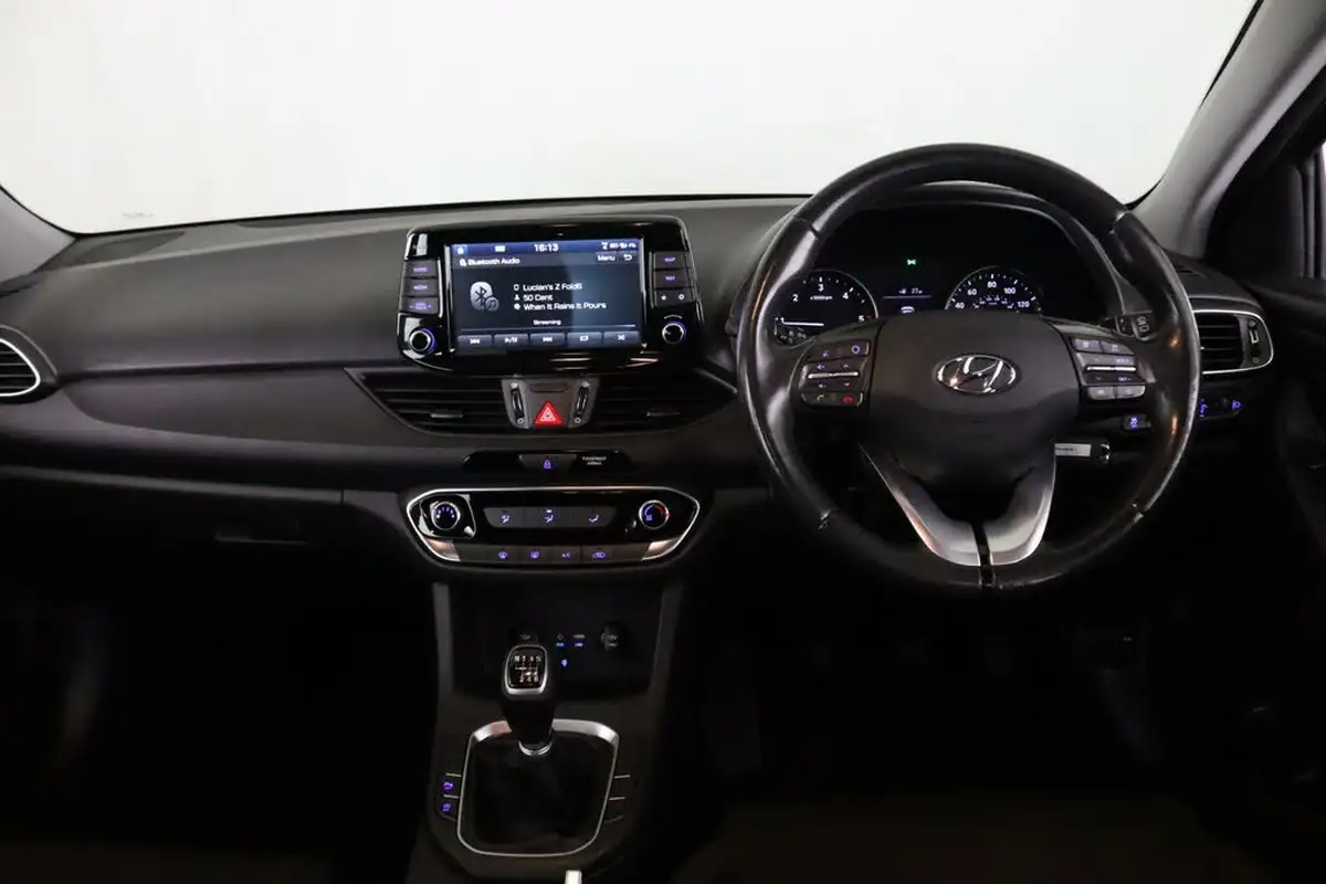 2018-hyundai-i30-16crdi-se-nav-110ps-hatchback-1598cc-big-13