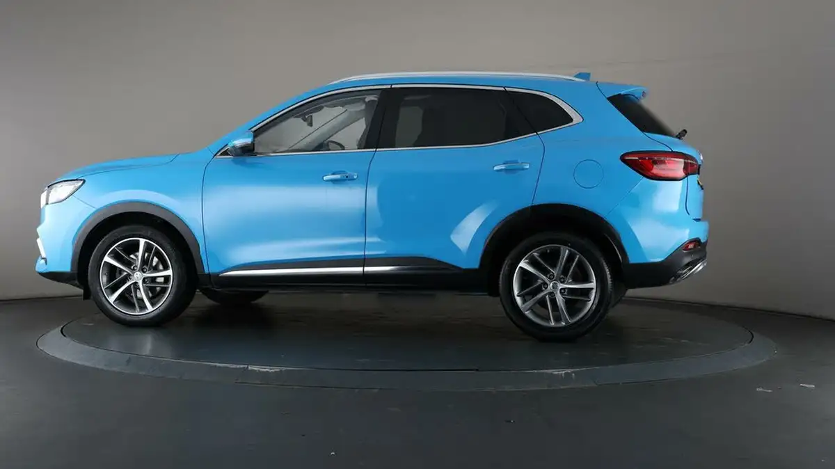 2022-mg-hs-15t-gdi-exclusive-162ps-big-35