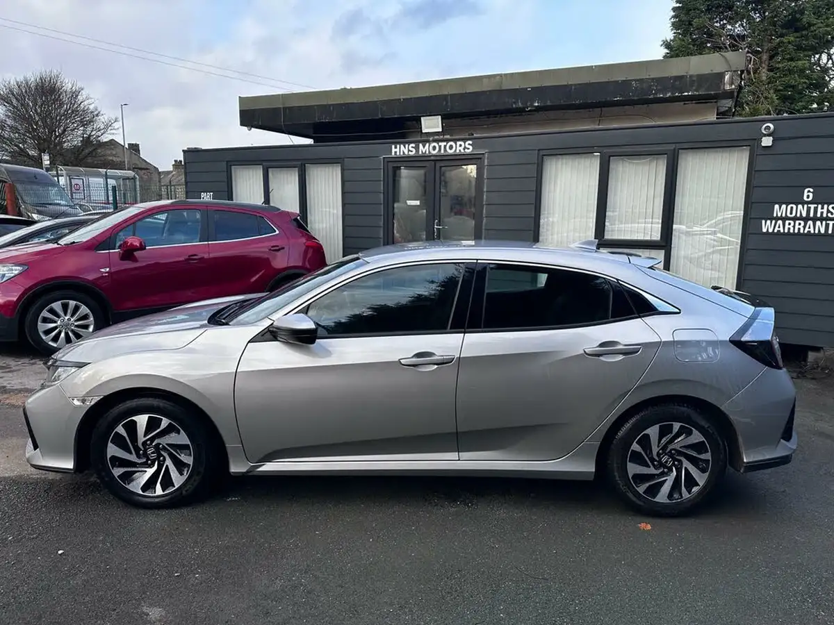 2019-honda-civic-16-i-dtec-se-hatchback-5d-big-16