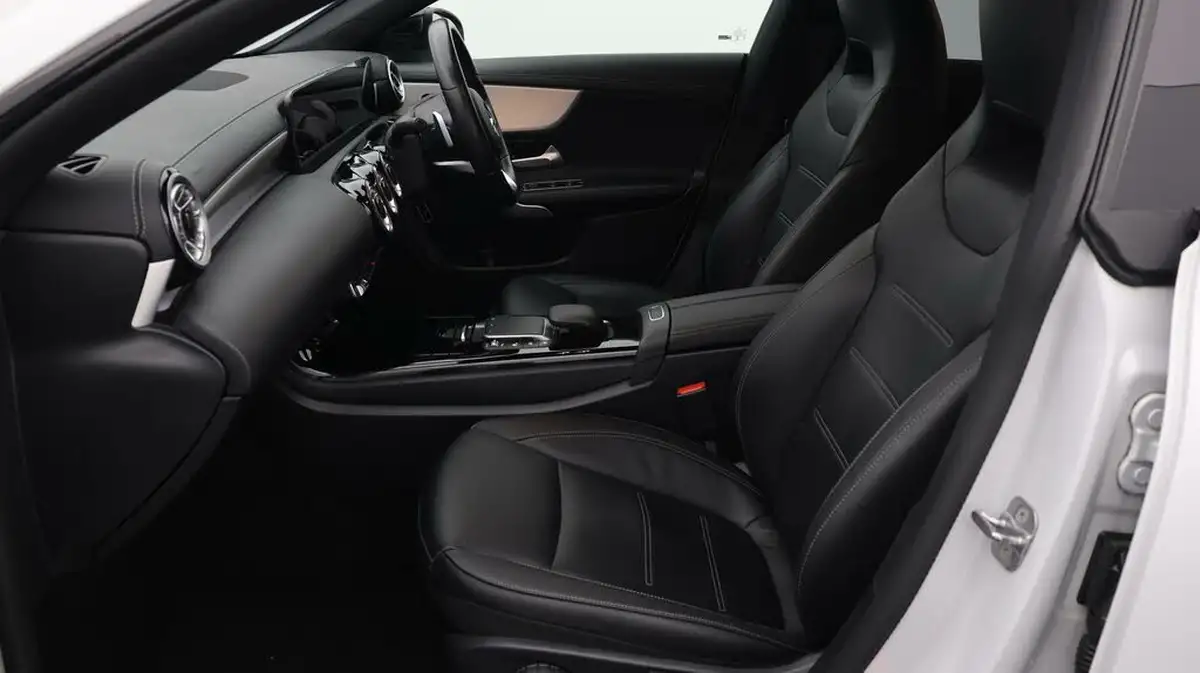 2022-mercedes-benz-cla-13-cla-200-amg-line-premium-plus-night-edition-coupe-4d-big-13