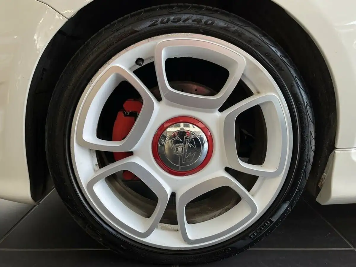 2013-fiat-500c-14-abarth-595c-competizione-auto-seq-big-22