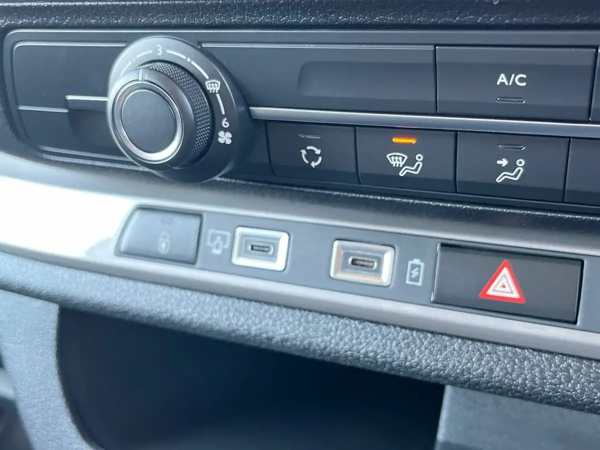 2025-vauxhall-vivaro-20td-prime-panel-auto-big-26