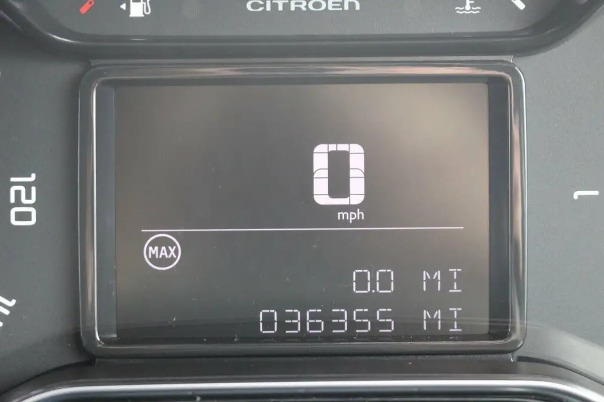 2019-citroen-c3-12-puretech-flair-82ps-ss-big-29