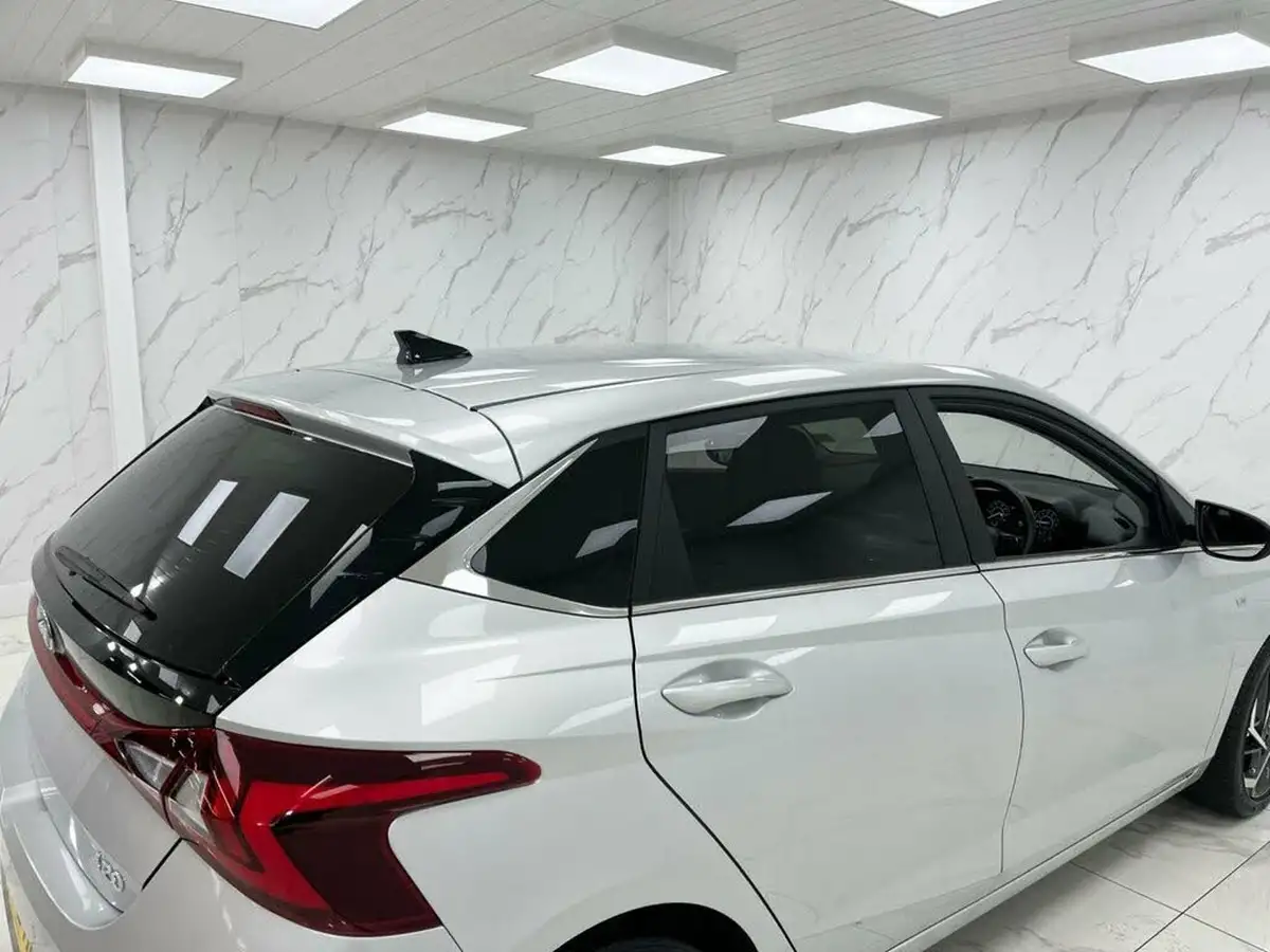 2023-hyundai-i20-10-t-gdi-premium-48-volt-hybrid-eclutch-imt-big-12