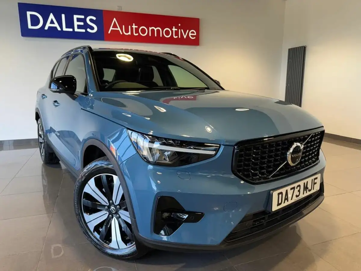 2023-volvo-xc40-15-t5-ultimate-dark-big-0