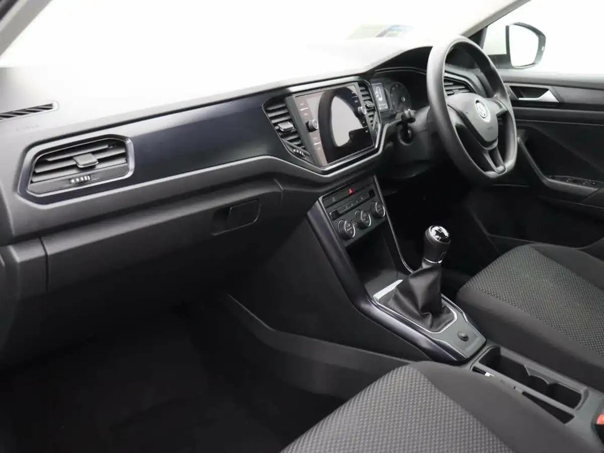 2019-volkswagen-t-roc-10-tsi-s-big-10