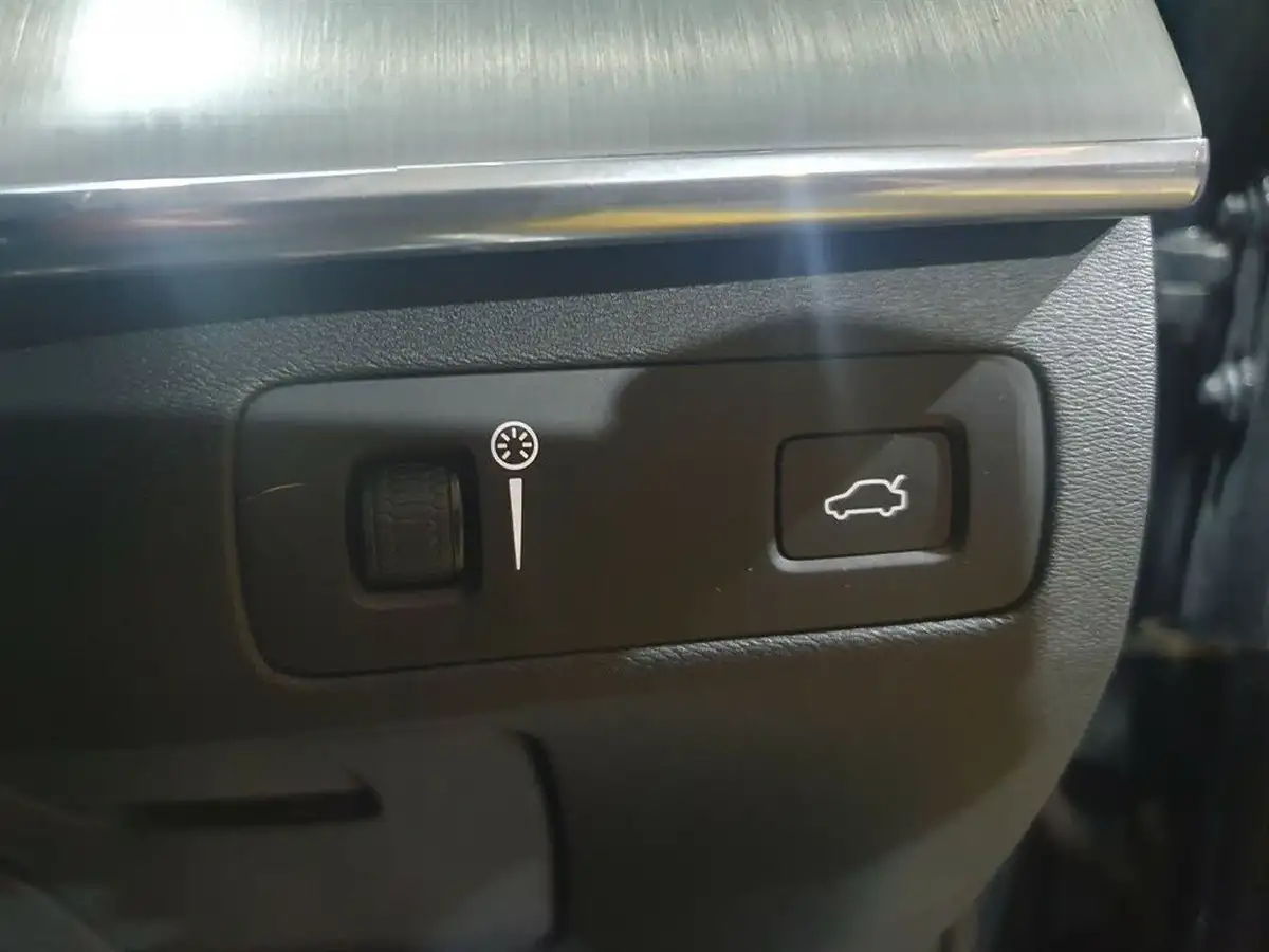 2019-volvo-xc90-20td-b5-momentum-big-37