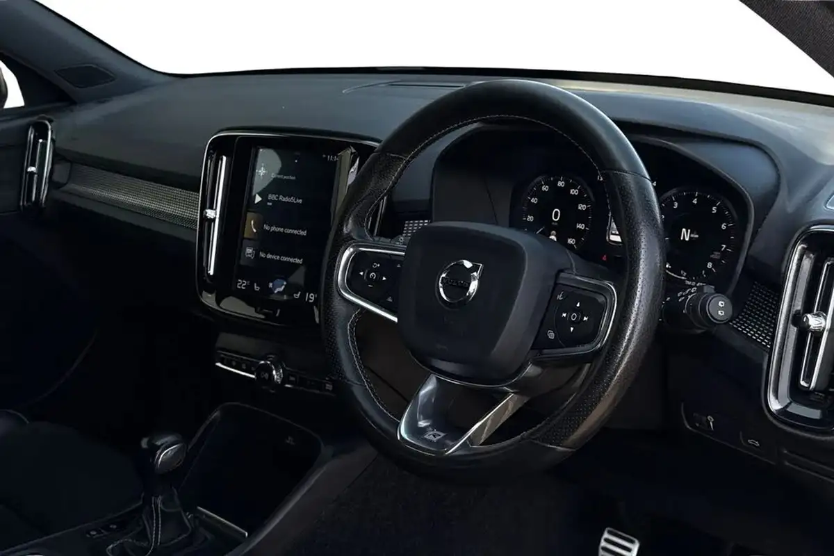 2019-volvo-xc40-15-t3-r-design-163bhp-big-12