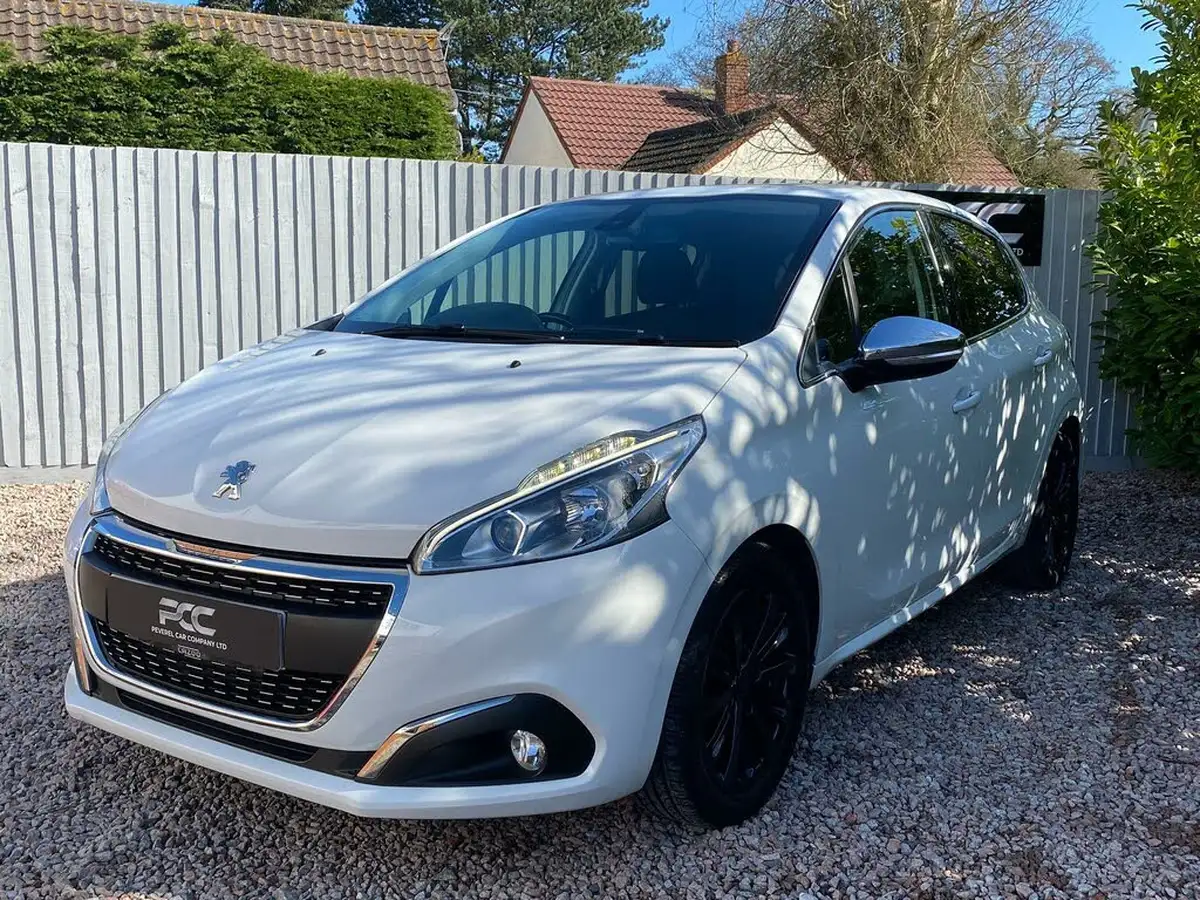 2018-peugeot-208-16bluehdi-allure-75bhp-big-5