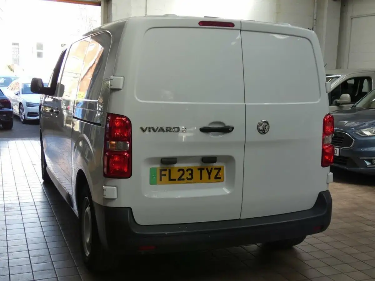 2023-vauxhall-vivaro-e-3100-75kwh-l1h1-prime-panel-van-big-15