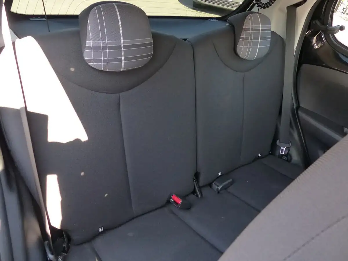 2018-peugeot-108-12-puretech-allure-hatchback-5d-big-8