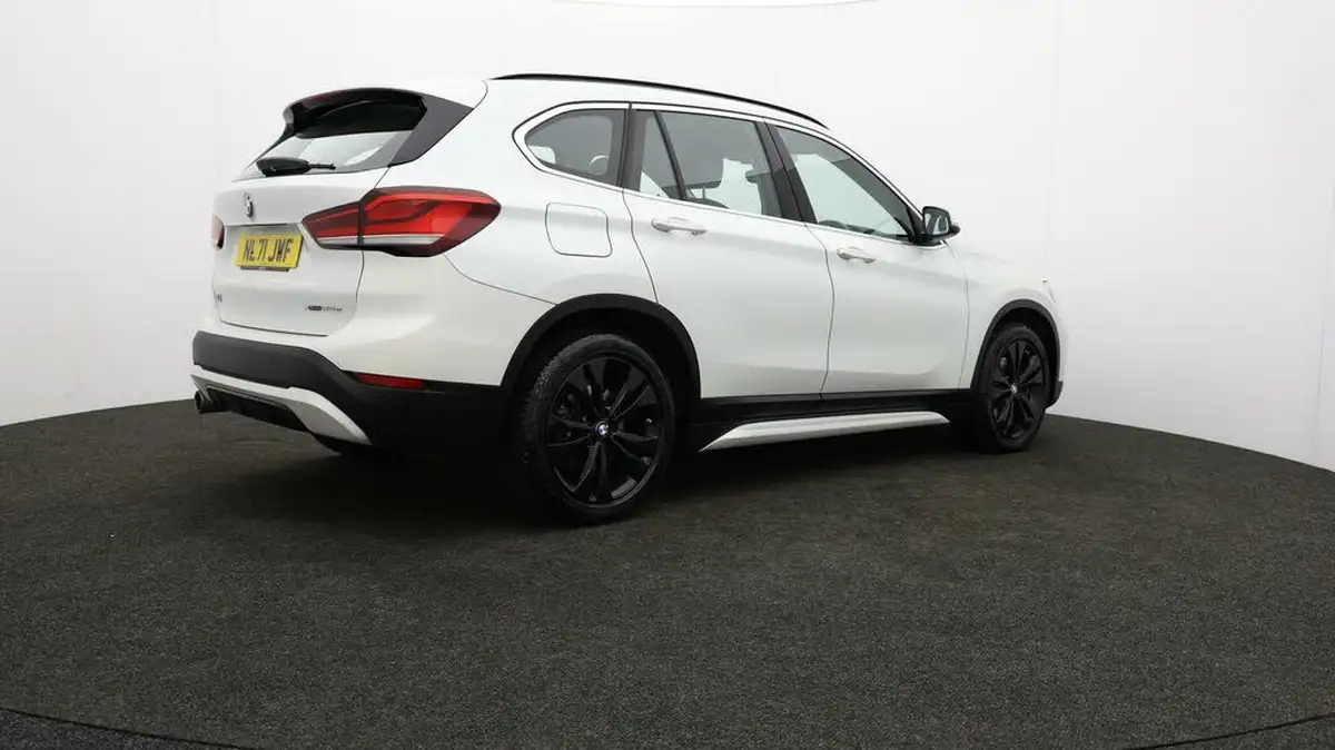 2021-bmw-x1-15-xdrive-25e-phev-sport-big-25