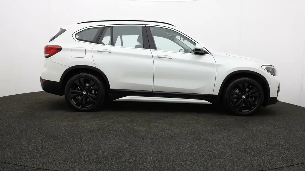 2021-bmw-x1-15-xdrive-25e-phev-sport-big-7