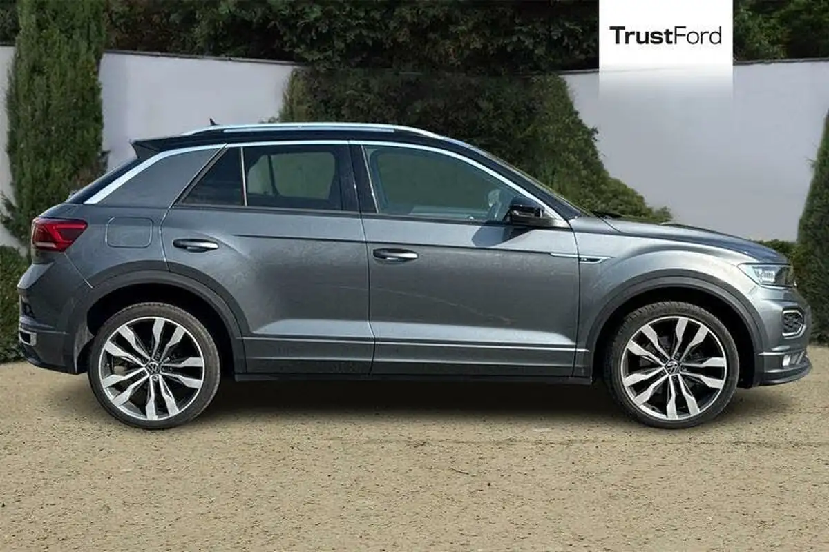 2021-volkswagen-t-roc-15-tsi-r-line-hatchback-5d-big-2